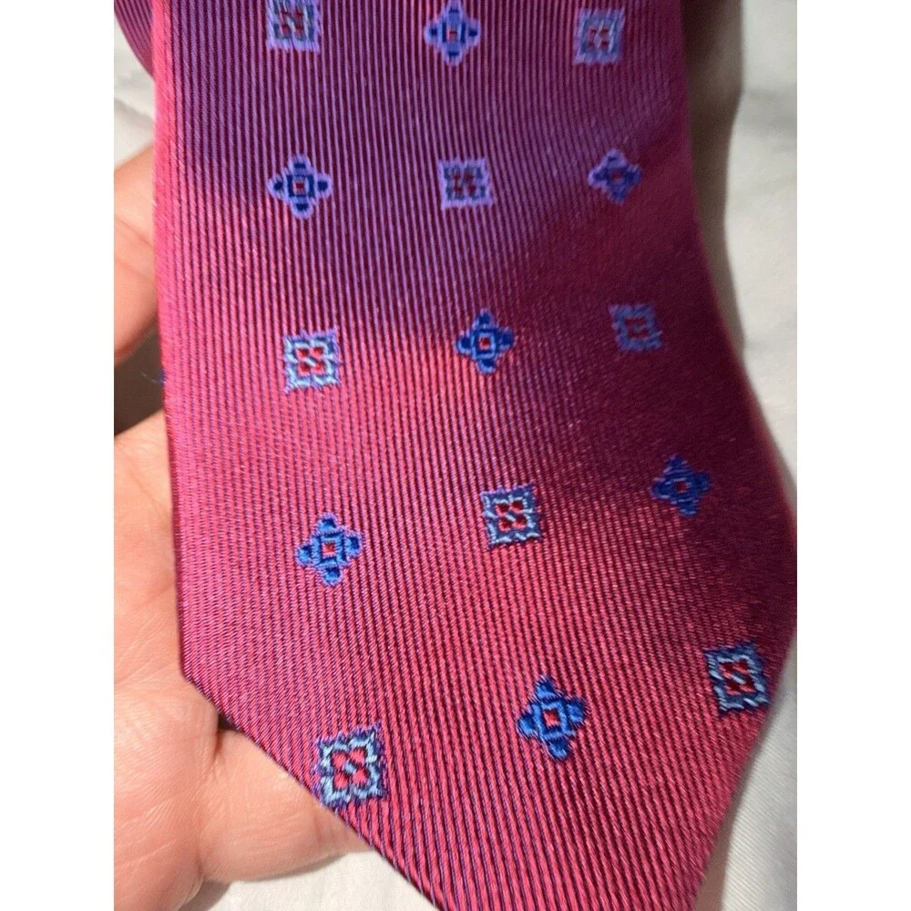 David Donahue Tie Raspberry Pink Geometric Mens 100% Silk